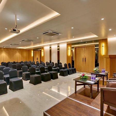 Citrus Hotel Kolhapur Bagian luar foto