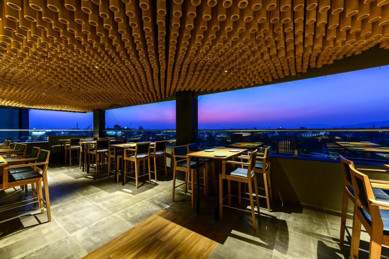 Citrus Hotel Kolhapur Bagian luar foto