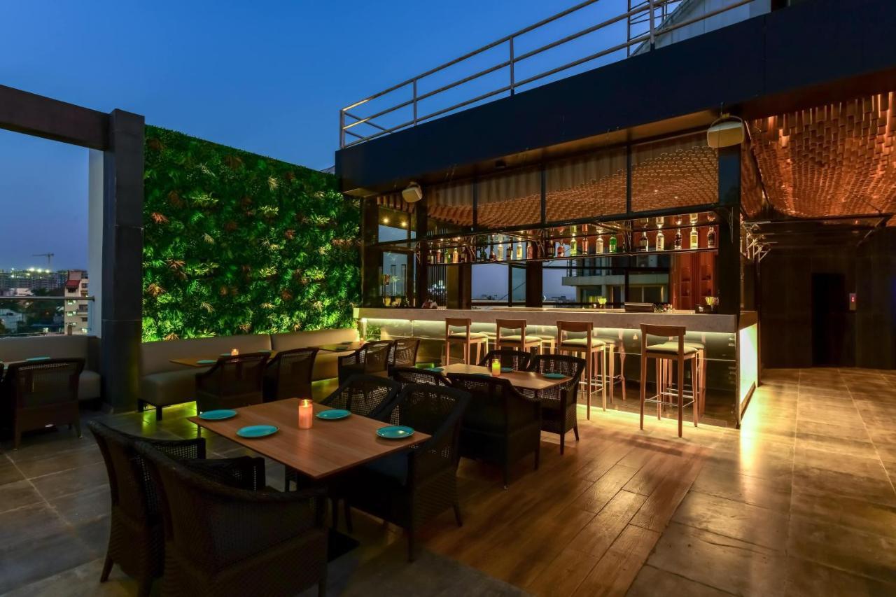Citrus Hotel Kolhapur Bagian luar foto