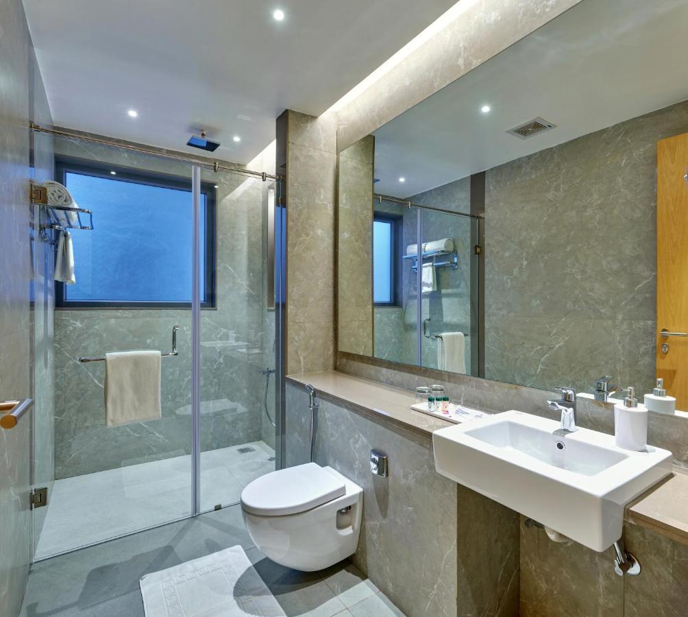 Citrus Hotel Kolhapur Bagian luar foto
