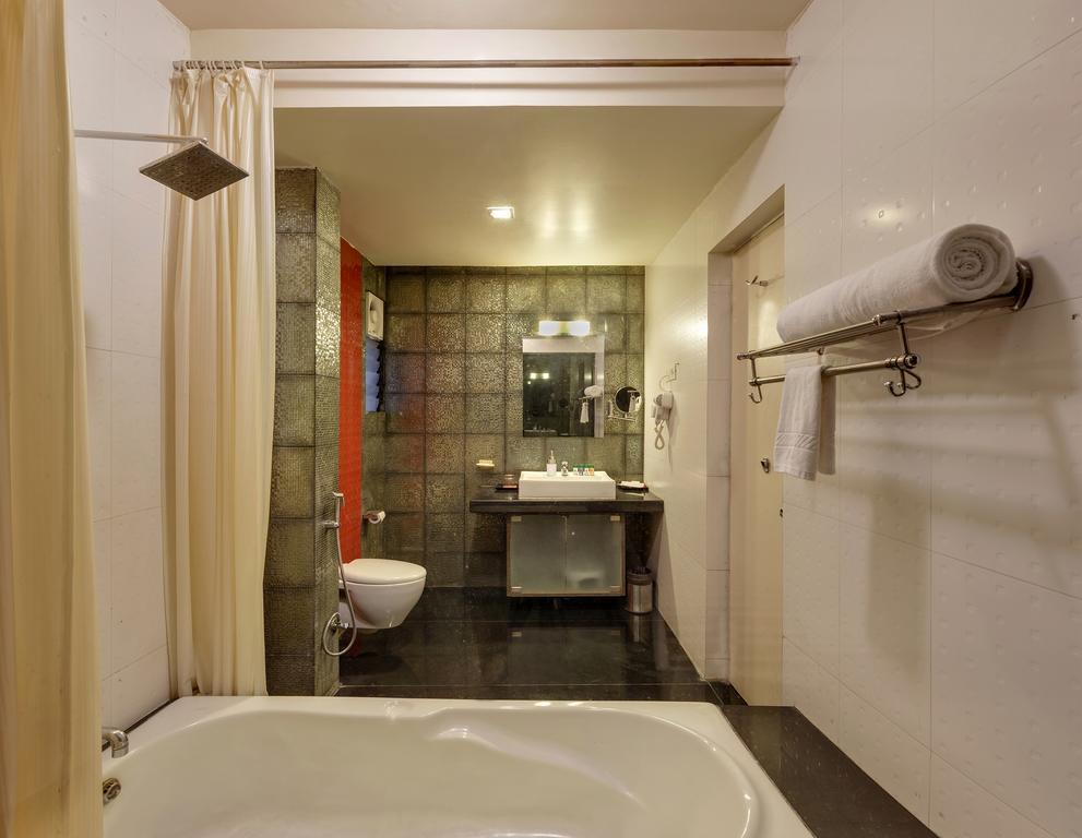 Citrus Hotel Kolhapur Bagian luar foto
