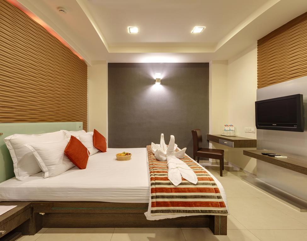 Citrus Hotel Kolhapur Bagian luar foto