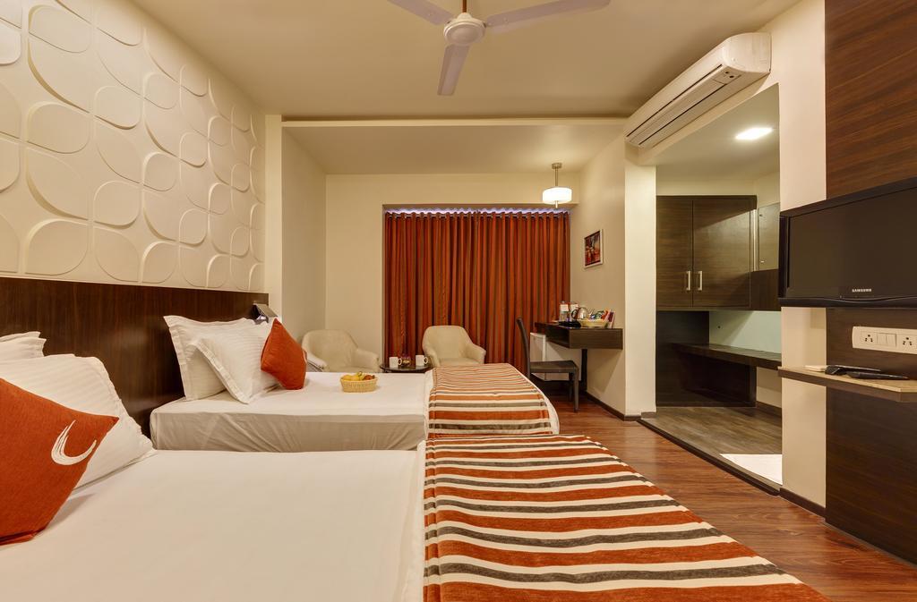 Citrus Hotel Kolhapur Bagian luar foto