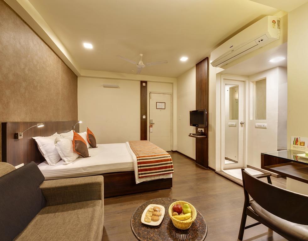 Citrus Hotel Kolhapur Bagian luar foto
