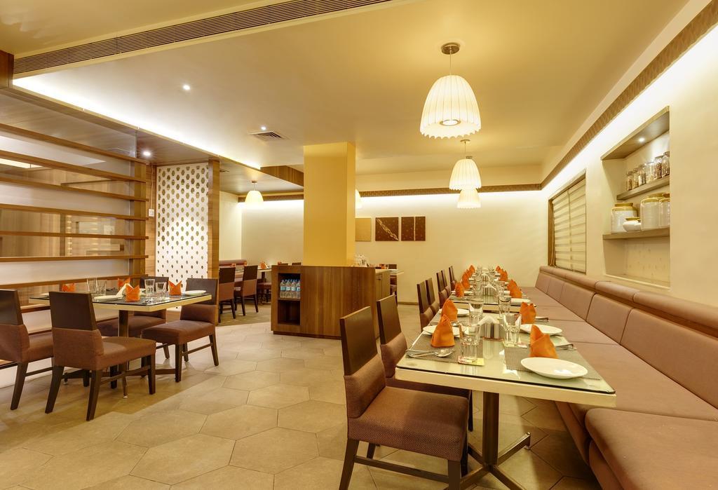 Citrus Hotel Kolhapur Bagian luar foto