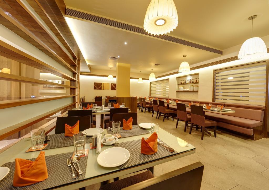 Citrus Hotel Kolhapur Bagian luar foto