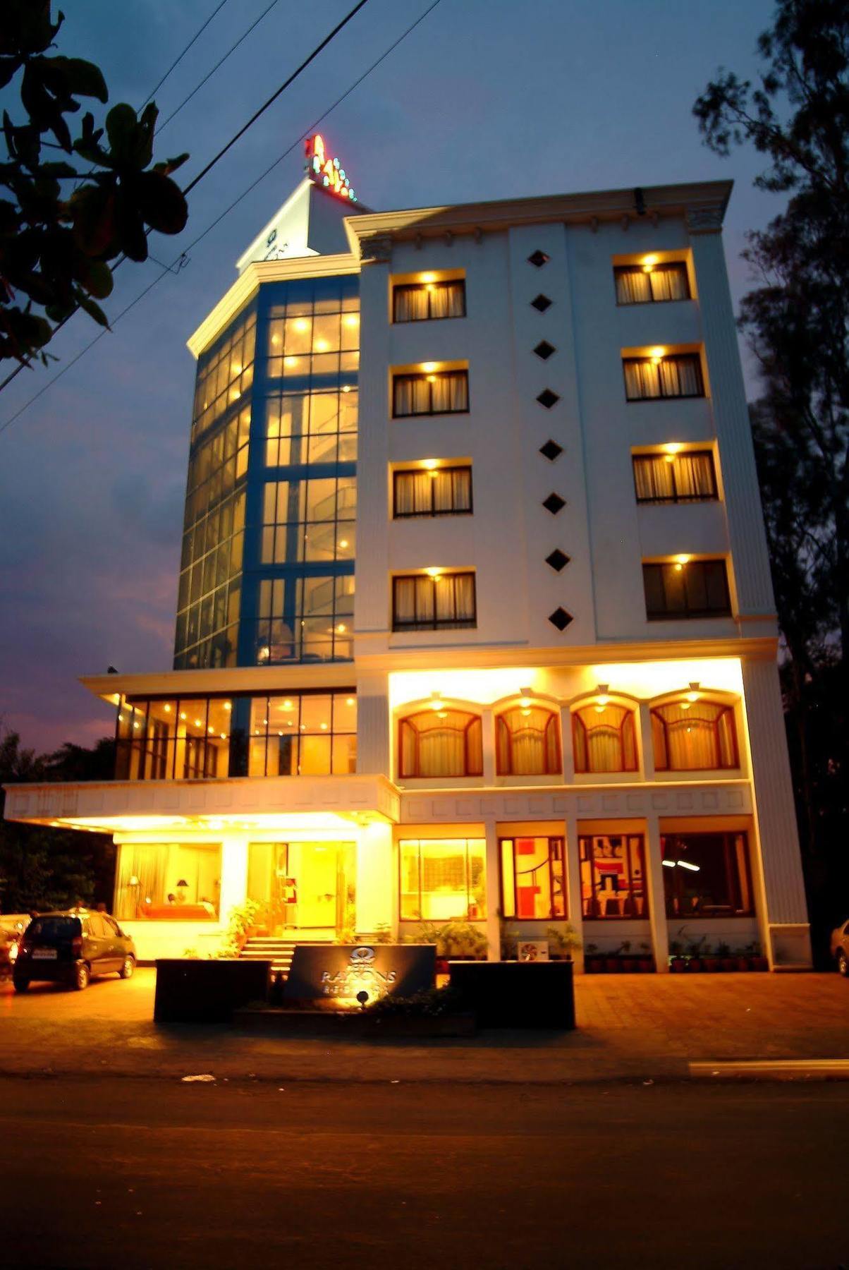 Citrus Hotel Kolhapur Bagian luar foto