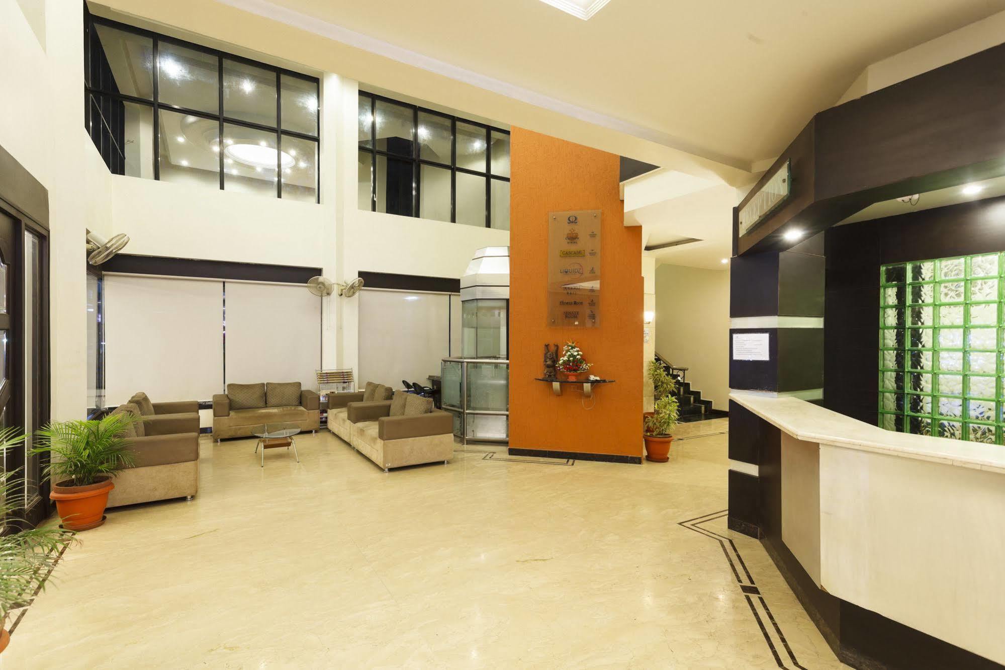 Citrus Hotel Kolhapur Bagian luar foto