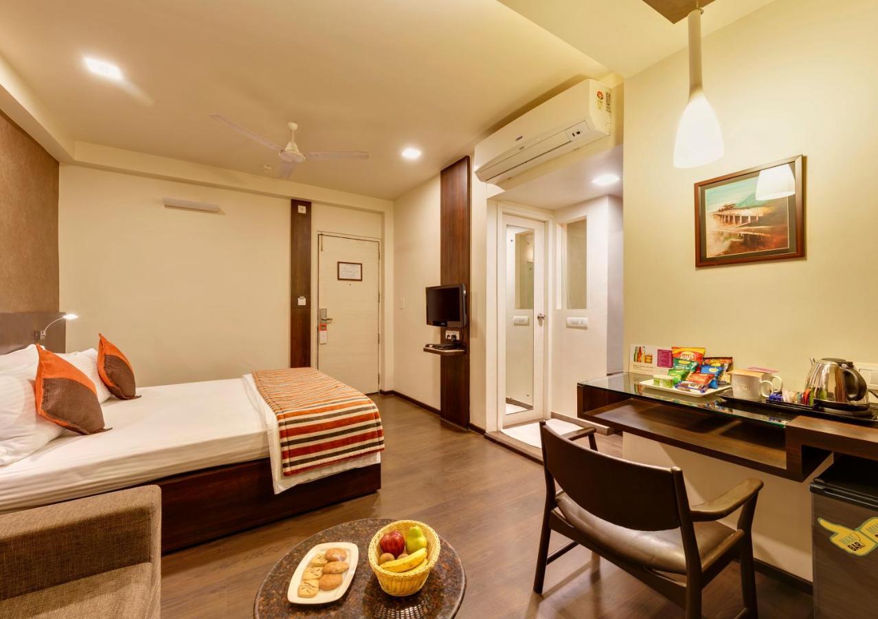 Citrus Hotel Kolhapur Bagian luar foto