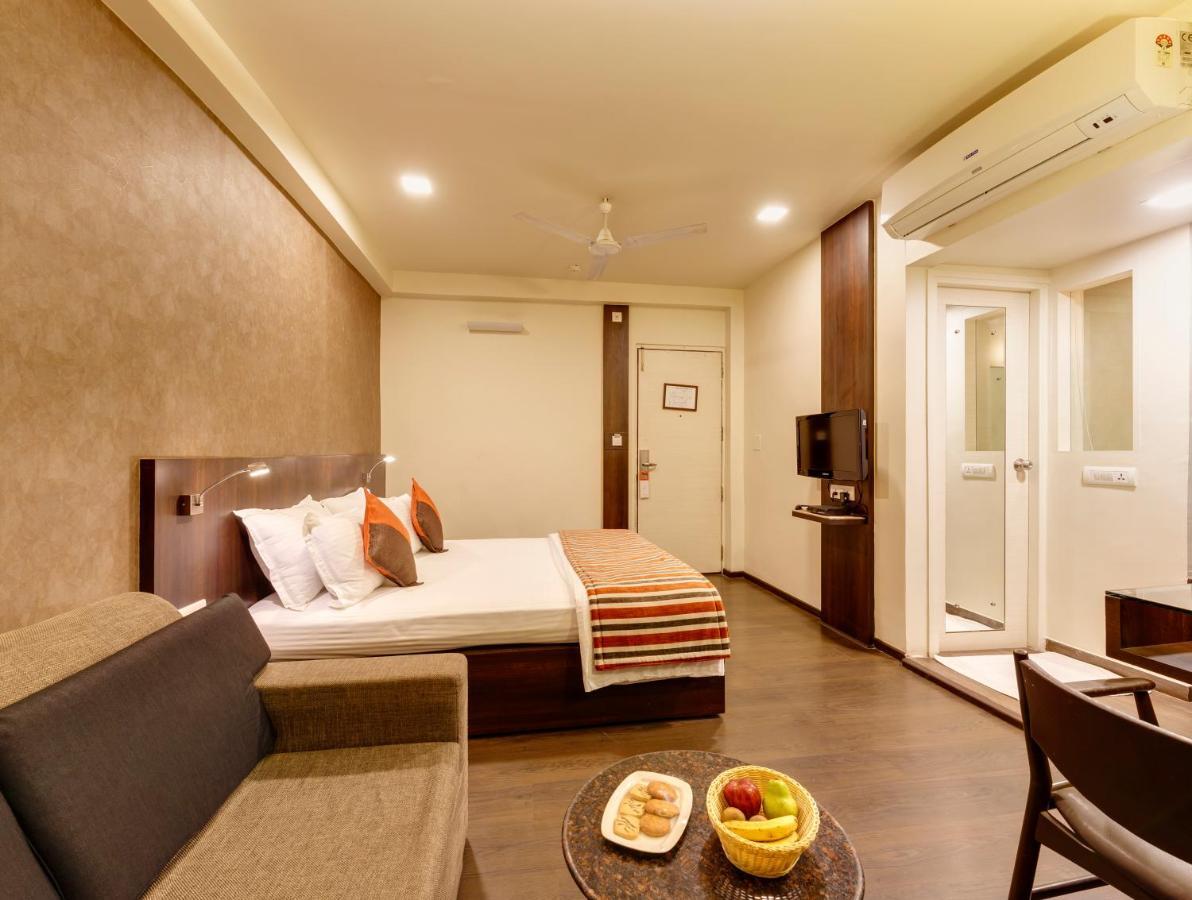 Citrus Hotel Kolhapur Bagian luar foto